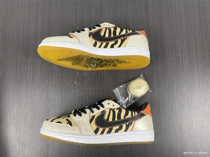 Rep DH6932-100 Jordan 1 the Air Year Tiger Low OG of 0425